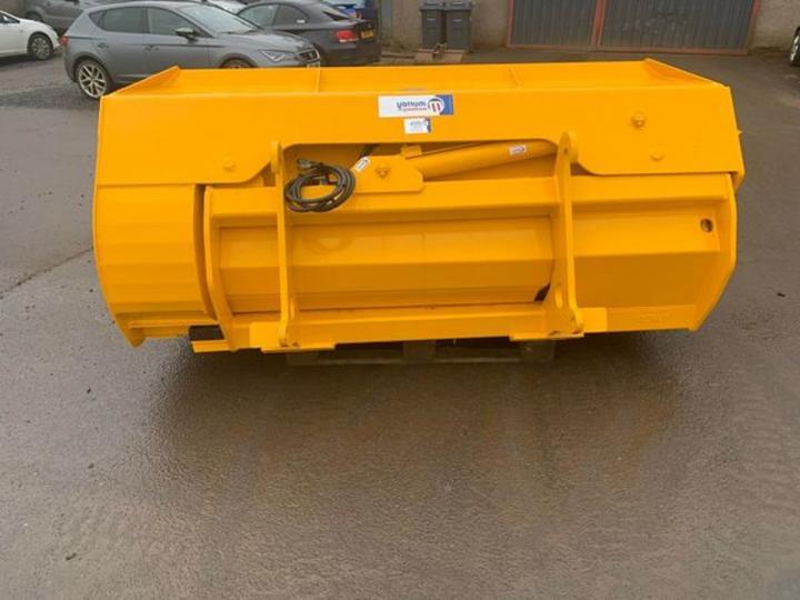 Side Tipping Bucket c/w JCB Q-Fit Brackets