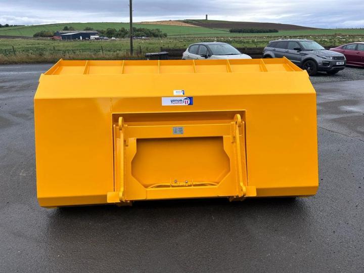 2.6m, 3.5 cub.m Hi-Tip Grain Bucket c/w spill guard